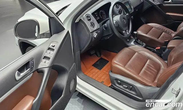 Volkswagen Tiguan 2015 2.0 автомат (гидро), миниатюра 10 Volkswagen Tiguan 2015 2.0 автомат (гидро), миниатюра 10