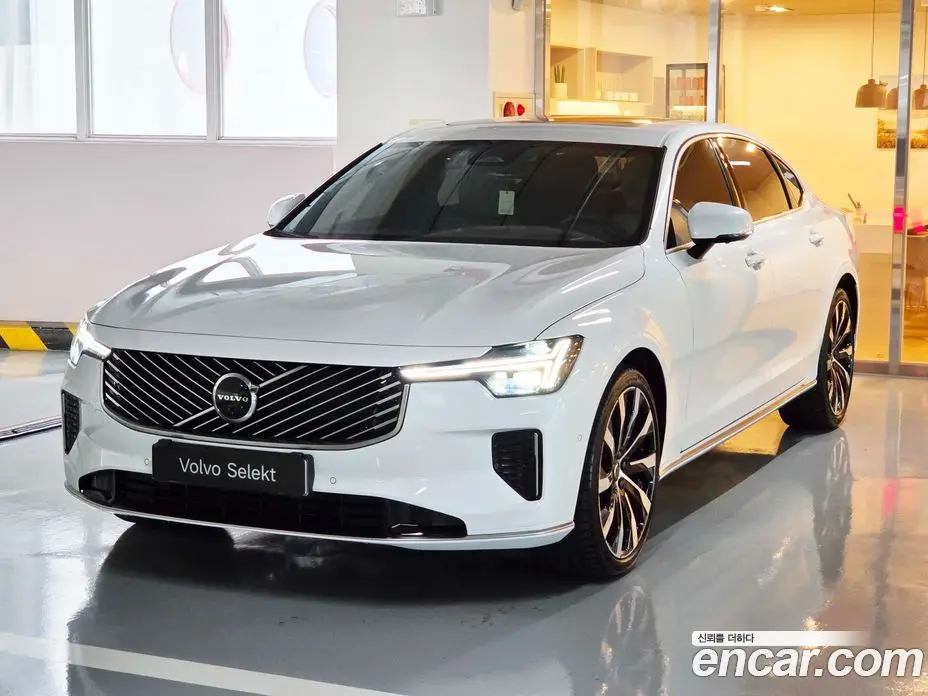 Volvo S90 2026 2.0 автомат (гидро), фото 1 Volvo S90 2026 2.0 автомат (гидро), фото 1