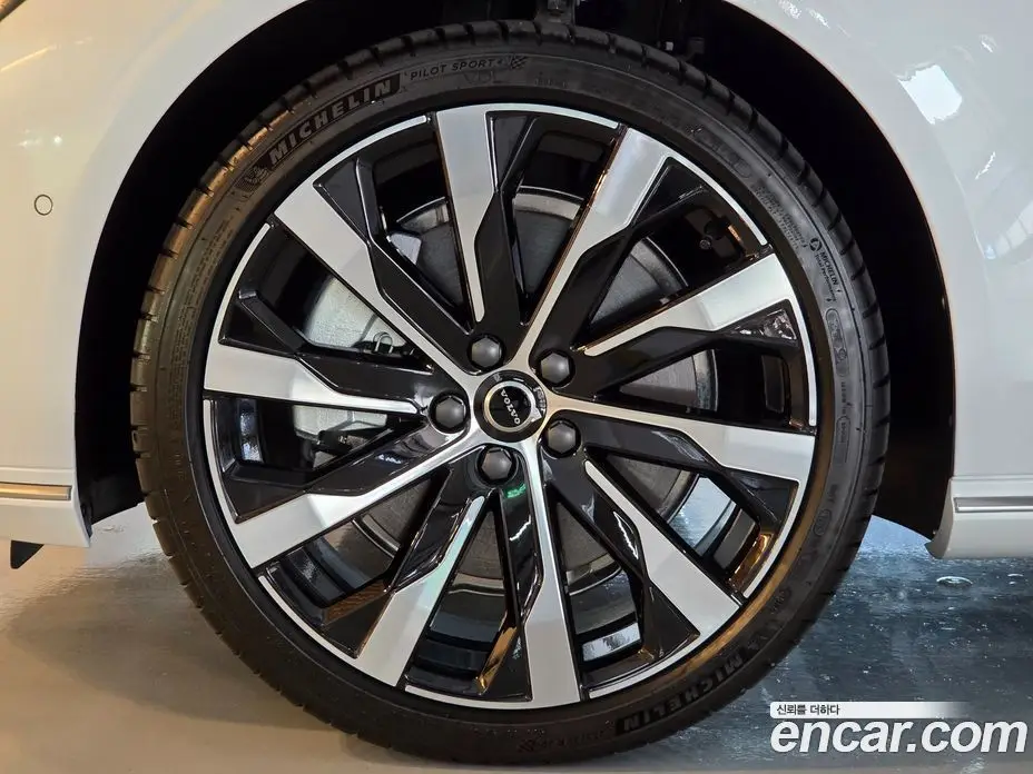 Volvo S90 2026 2.0 автомат (гидро), фото 5 Volvo S90 2026 2.0 автомат (гидро), фото 5