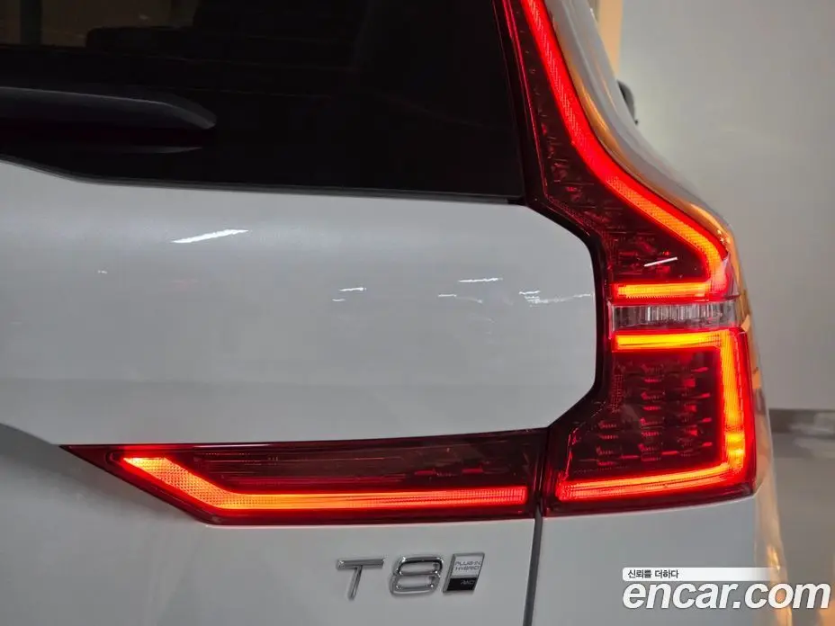 Volvo XC60 2025 2.0 автомат (гидро), фото 19