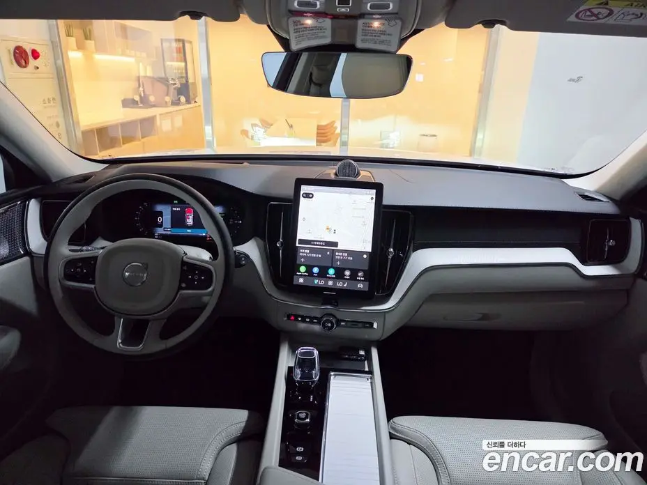 Volvo XC60 2025 2.0 автомат (гидро), фото 7