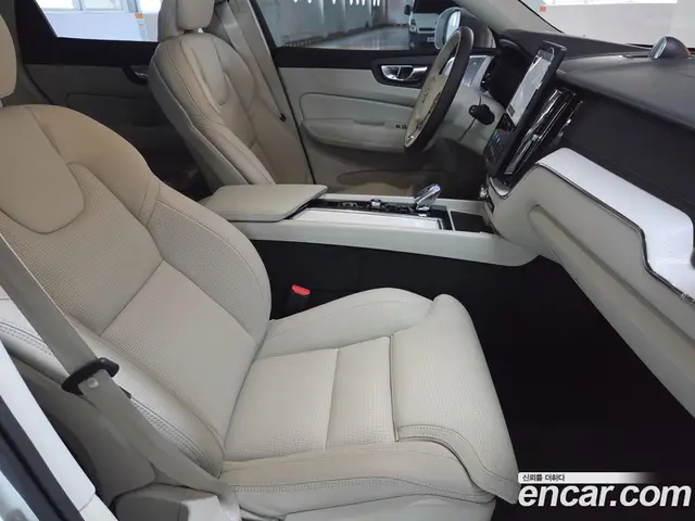 Volvo XC60 2025 2.0 автомат (гидро), миниатюра 10