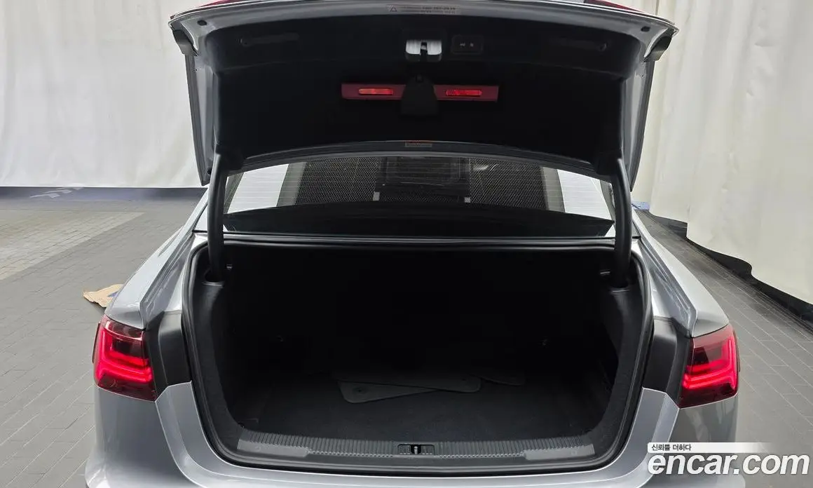 Audi A6 2018 2.0 автомат (гидро), фото 20