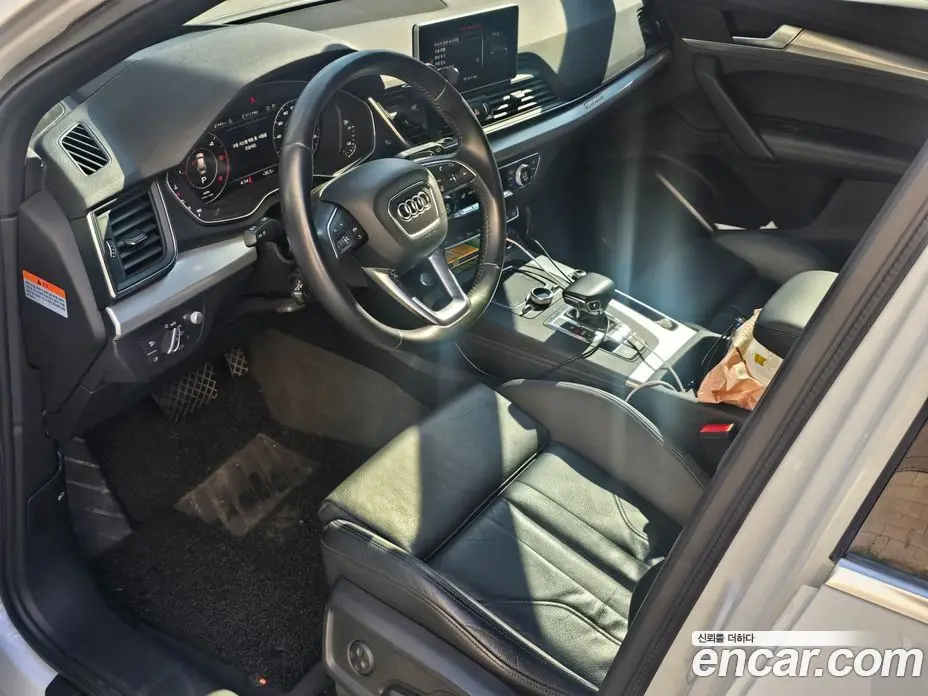 Audi Q5 2020 2.0 автомат (гидро), фото 13