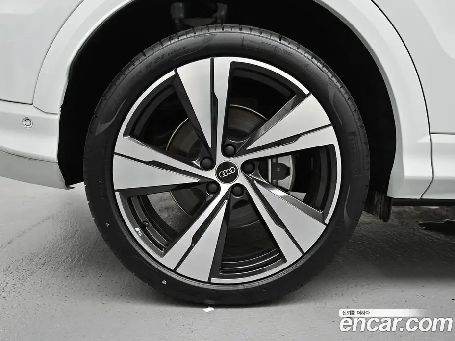 Audi Q5 2025 2.0 автомат (гидро), фото 5 Audi Q5 2025 2.0 автомат (гидро), фото 5
