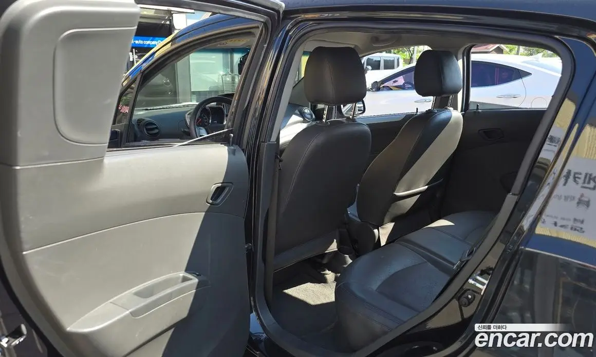 Chevrolet Spark 2015 1.0 автомат (гидро), фото 12