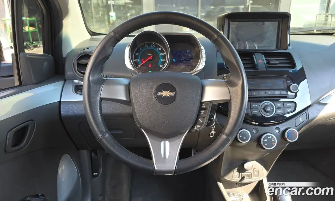 Chevrolet Spark 2015 1.0 автомат (гидро), фото 13