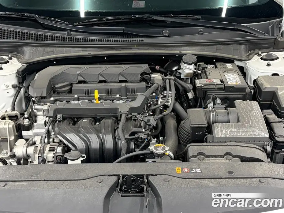 Hyundai Avante 2024 1.6 автомат (гидро), фото 18
