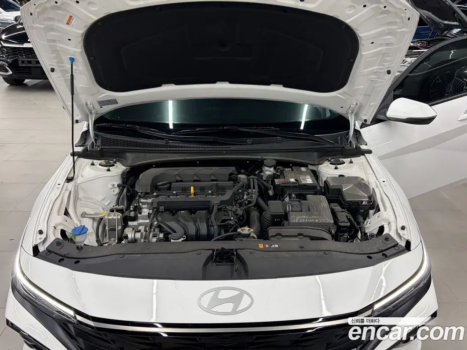 Hyundai Avante 2024 1.6 автомат (гидро), фото 19