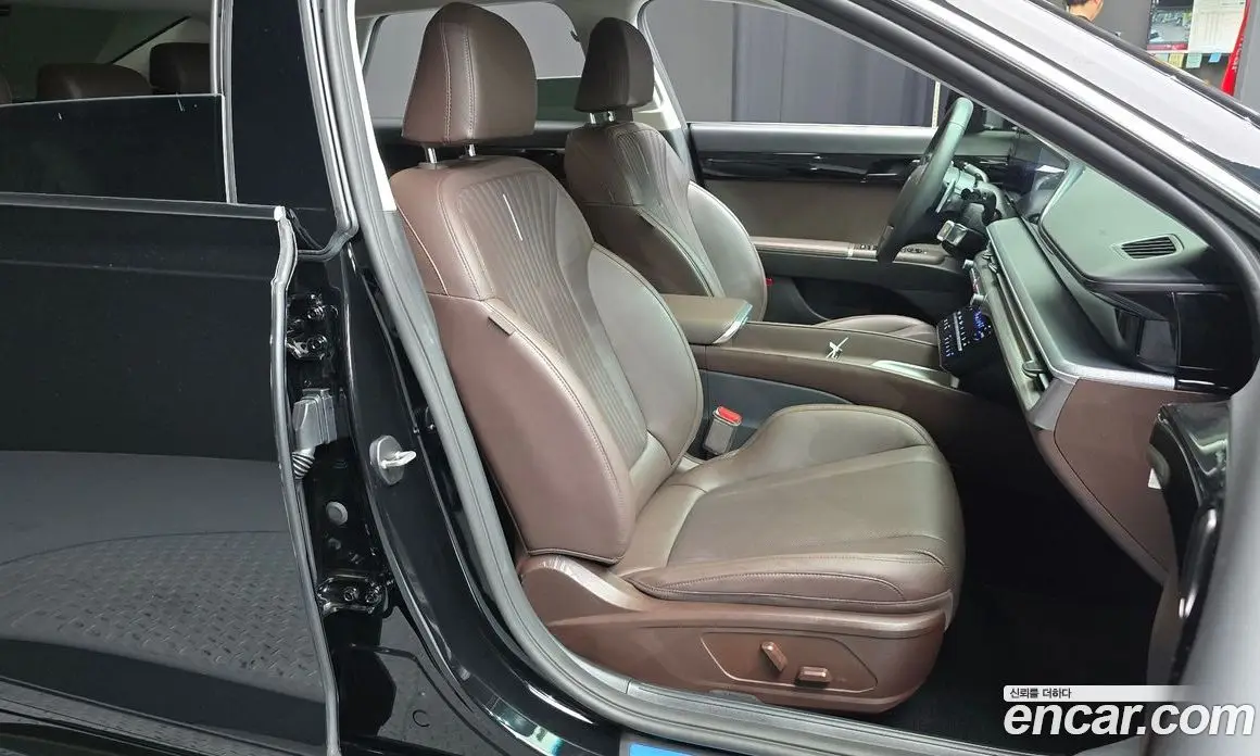 Hyundai Grandeur 2023 1.6 автомат (гидро), фото 12