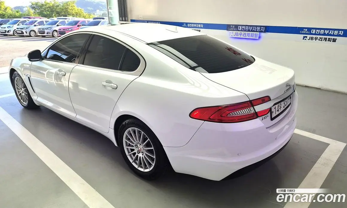 Jaguar XF 2014 2.2 автомат (гидро), фото 13