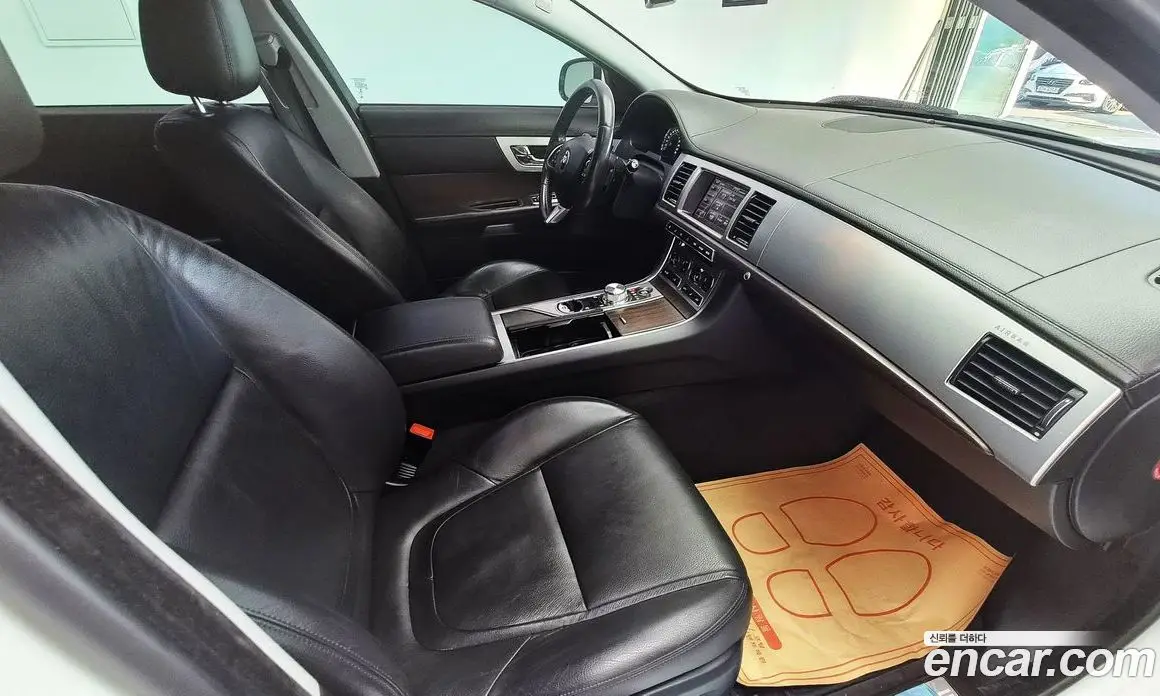 Jaguar XF 2014 2.2 автомат (гидро), фото 16