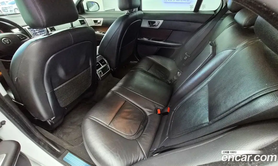 Jaguar XF 2014 2.2 автомат (гидро), фото 17