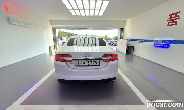 Jaguar XF 2014 2.2 автомат (гидро), миниатюра 6