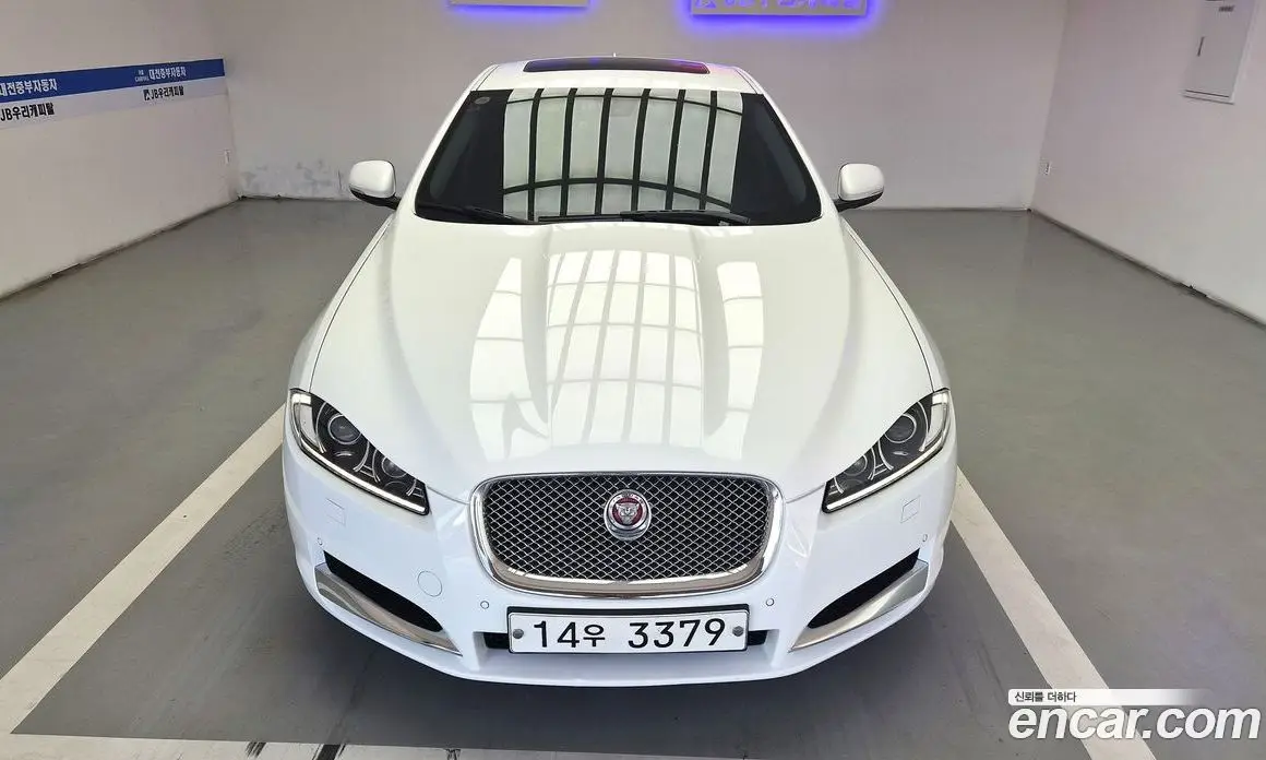 Jaguar XF 2014 2.2 автомат (гидро), фото 10