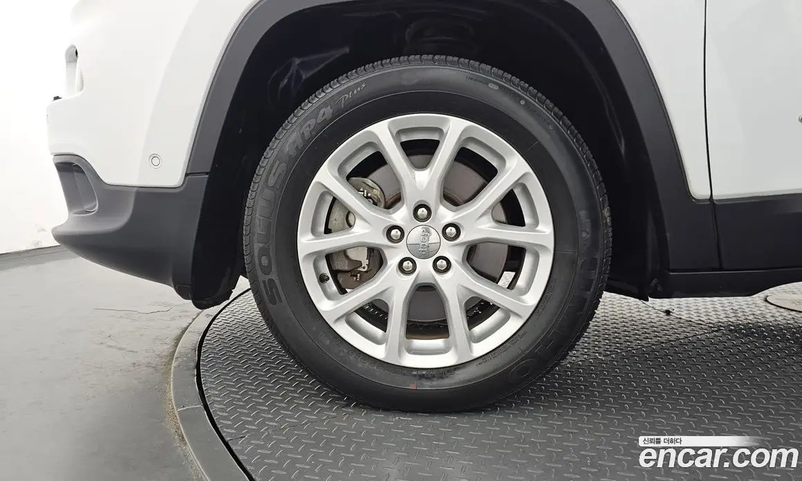 Jeep Cherokee 2015 2.0 автомат (гидро), фото 5