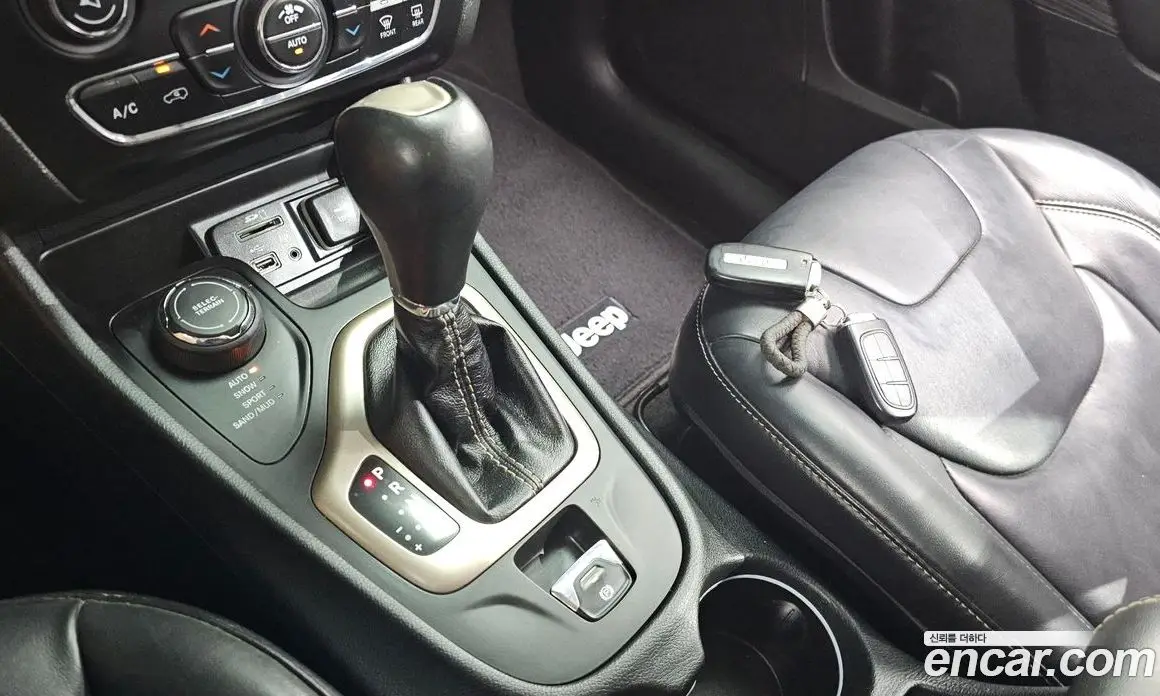 Jeep Cherokee 2015 2.0 автомат (гидро), фото 9