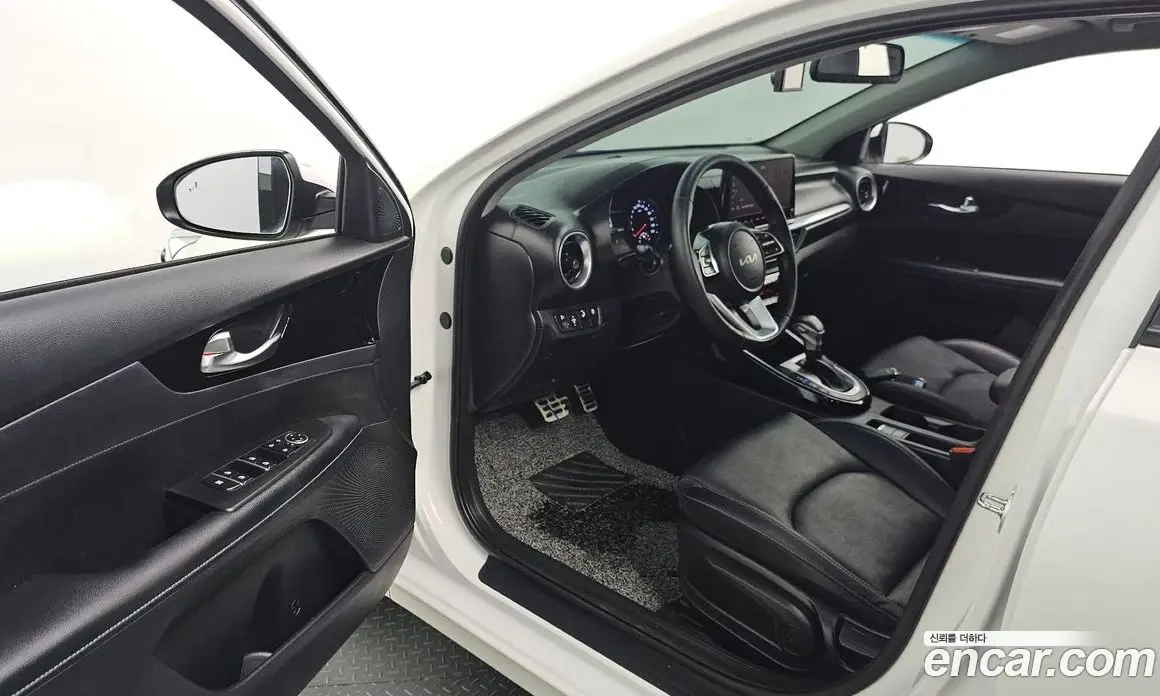 Kia K3 2024 1.6 автомат (гидро), фото 10