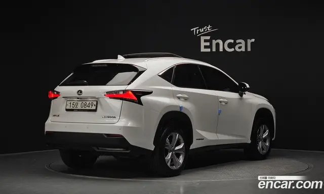 Lexus NX 2016 2.5 автомат (гидро), миниатюра 2
