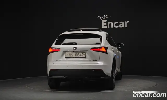 Lexus NX 2016 2.5 автомат (гидро), миниатюра 4