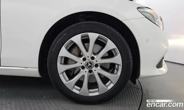 Mercedes-Benz E-Class 2018 2.0 автомат (гидро), миниатюра 5