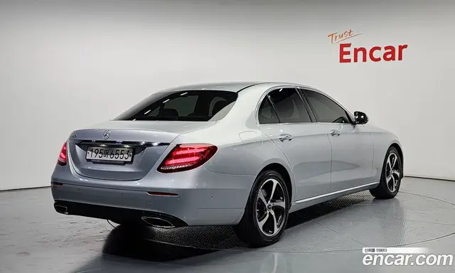 Mercedes-Benz E-Class 2019 2.0 автомат (гидро), миниатюра 2