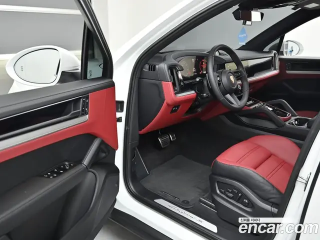 Porsche Cayenne 2025 3.0 автомат (гидро), миниатюра 11