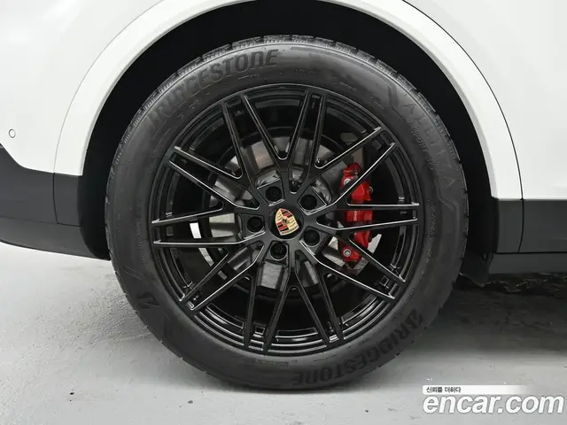 Porsche Cayenne 2025 3.0 автомат (гидро), миниатюра 5