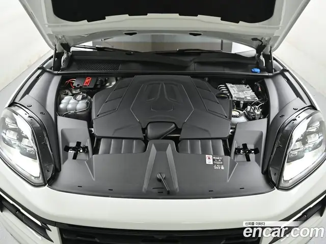 Porsche Cayenne 2025 3.0 автомат (гидро), миниатюра 6