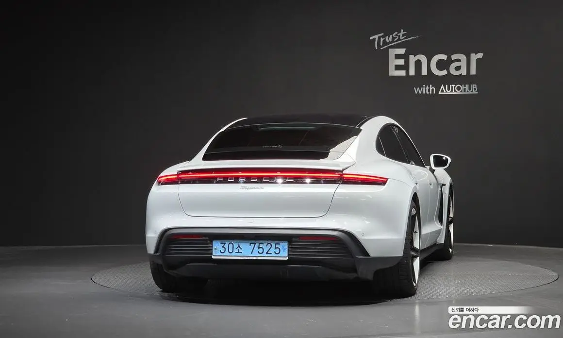 Porsche Taycan 2023 0.1 автомат (гидро), фото 4