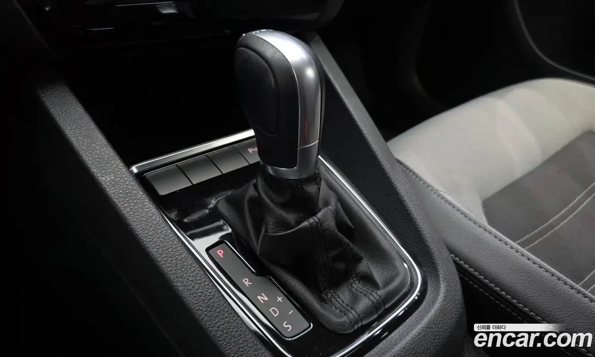Volkswagen Jetta 2015 2.0 автомат (гидро), фото 9