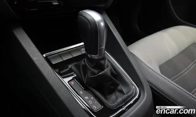 Volkswagen Jetta 2015 2.0 автомат (гидро), миниатюра 9