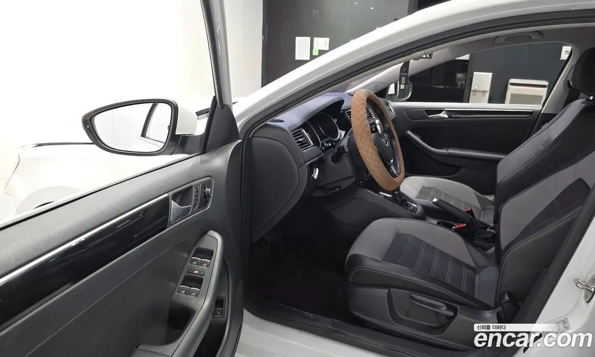 Volkswagen Jetta 2015 2.0 автомат (гидро), фото 10
