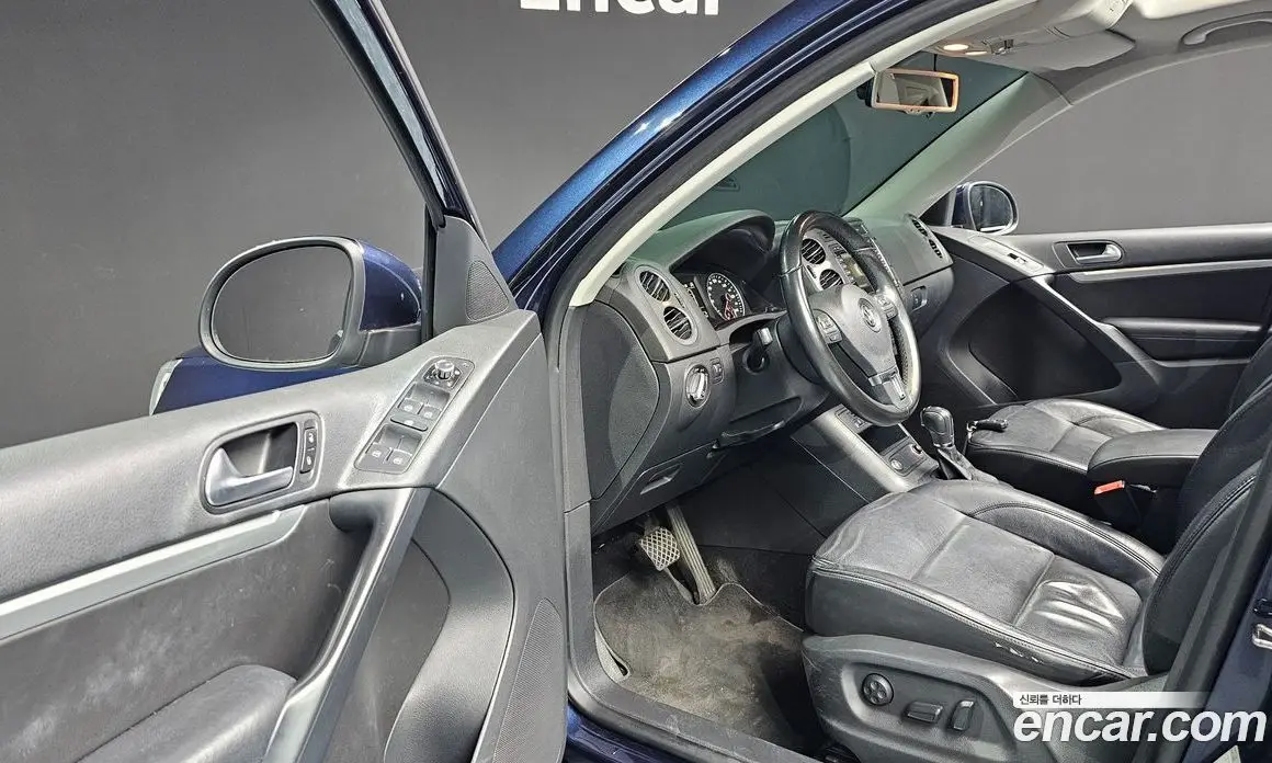 Volkswagen Tiguan 2013 2.0 автомат (гидро), фото 12