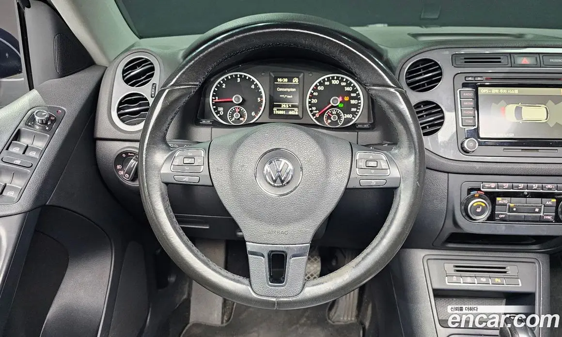 Volkswagen Tiguan 2013 2.0 автомат (гидро), фото 14