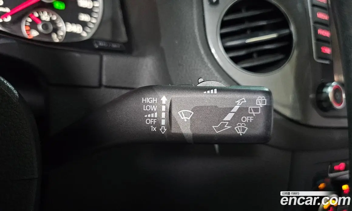 Volkswagen Tiguan 2013 2.0 автомат (гидро), фото 15