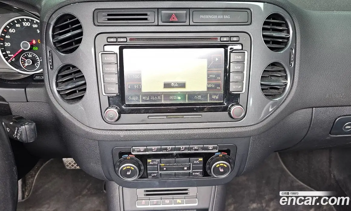 Volkswagen Tiguan 2013 2.0 автомат (гидро), фото 16