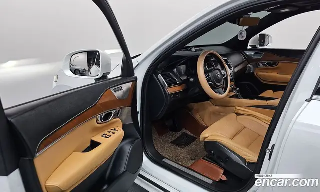 Volvo XC90 2016 2.0 автомат (гидро), миниатюра 10 Volvo XC90 2016 2.0 автомат (гидро), миниатюра 10