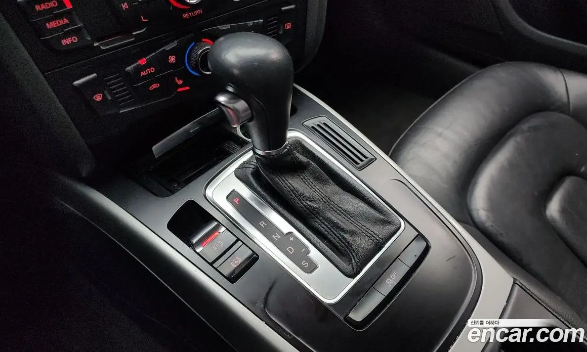 Audi A4 2012 2.0 автомат (гидро), фото 9