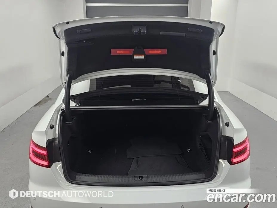 Audi A4 2019 2.0 автомат (гидро), фото 18