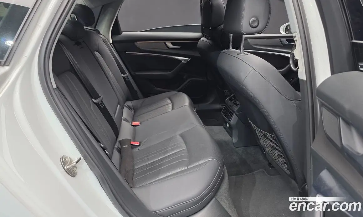Audi A6 2020 2.0 автомат (гидро), фото 12