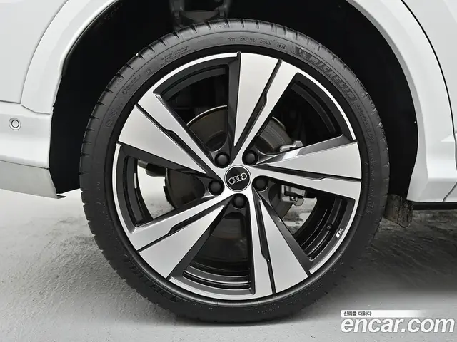 Audi Q5 2025 2.0 автомат (гидро), миниатюра 5