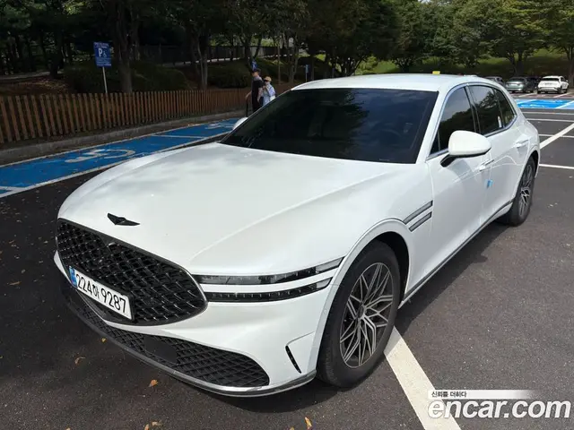 Genesis G90, 2025, 13 200 км