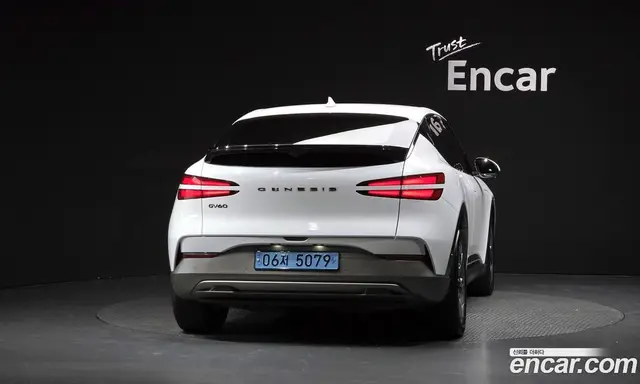 Genesis GV60 2022 0.1 автомат (гидро), миниатюра 4 Genesis GV60 2022 0.1 автомат (гидро), миниатюра 4