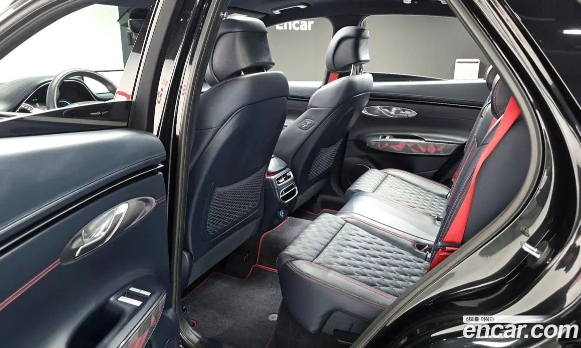 Genesis GV70 2022 2.5 автомат (гидро), фото 11 Genesis GV70 2022 2.5 автомат (гидро), фото 11