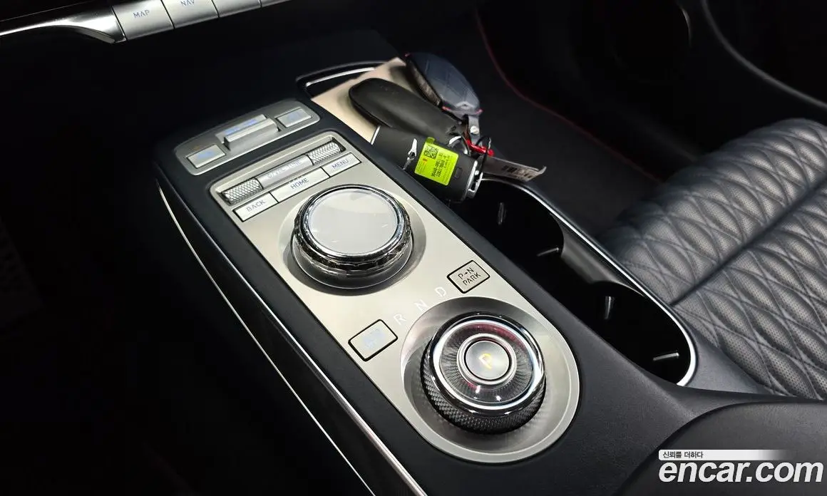 Genesis GV70 2022 2.5 автомат (гидро), фото 9 Genesis GV70 2022 2.5 автомат (гидро), фото 9