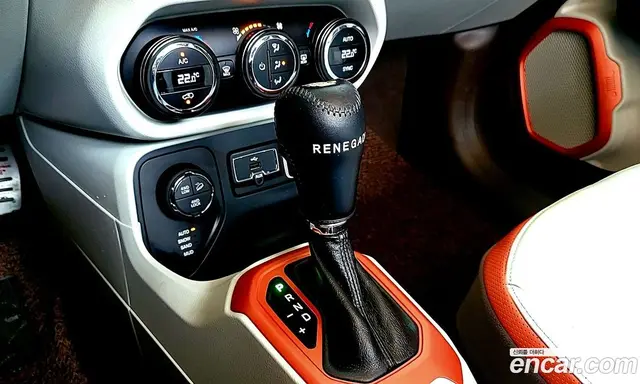 Jeep Renegade 2016 2.0 автомат (гидро), миниатюра 9
