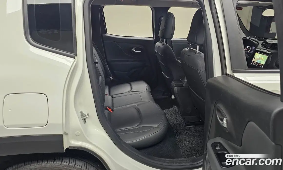 Jeep Renegade 2022 1.3 автомат (гидро), фото 11 Jeep Renegade 2022 1.3 автомат (гидро), фото 11
