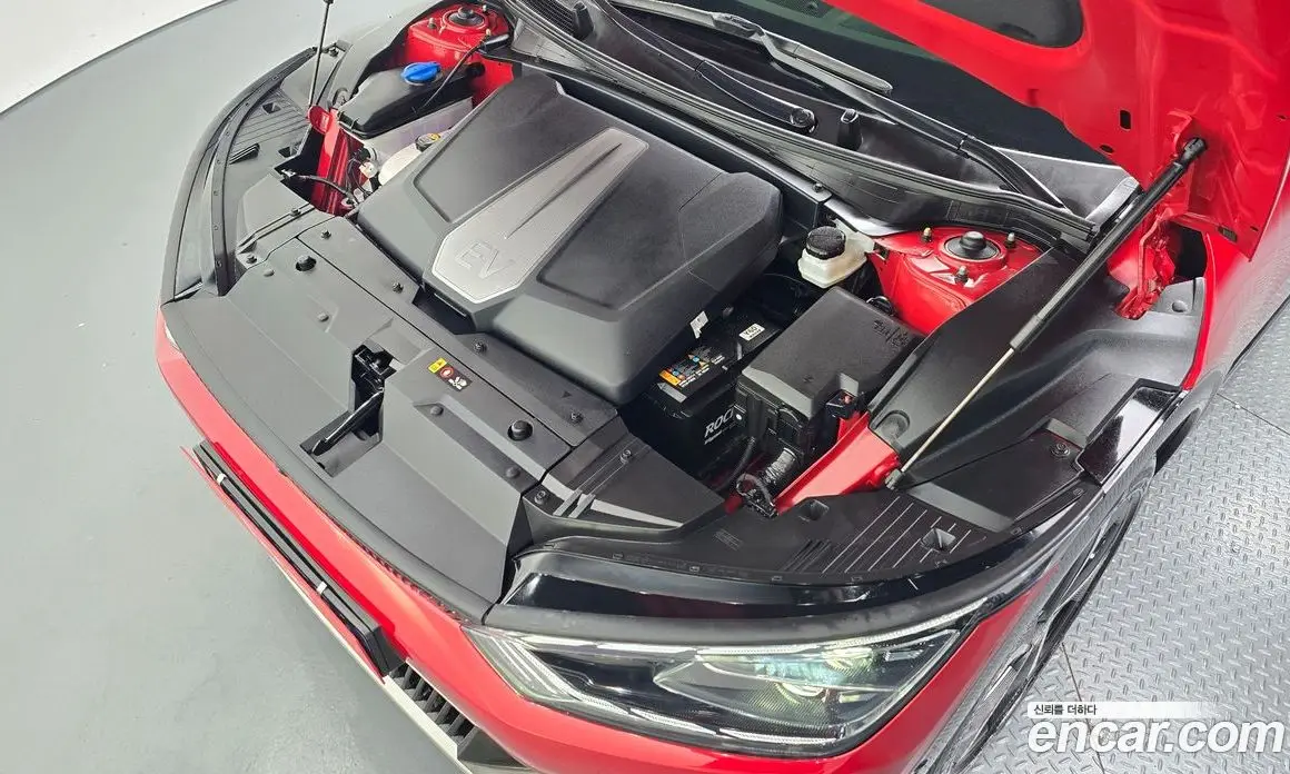 Kia EV6 2022 0.1 автомат (гидро), фото 6 Kia EV6 2022 0.1 автомат (гидро), фото 6