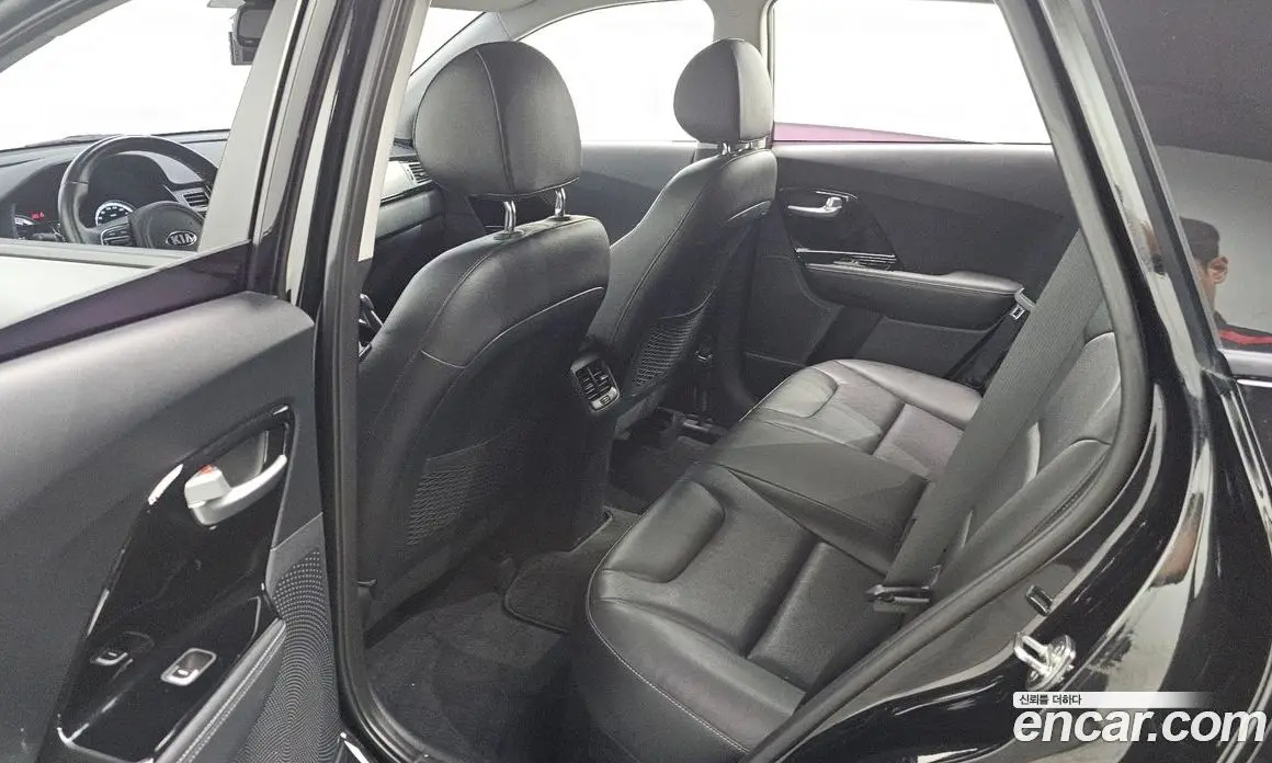 Kia Niro 2017 1.6 автомат (гидро), фото 11 Kia Niro 2017 1.6 автомат (гидро), фото 11